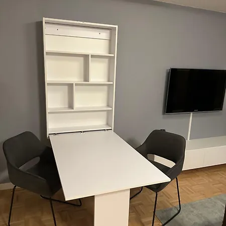 Im Zentrum Der Dresdner Neustadt Mit Aussenstellplatz Appartement *